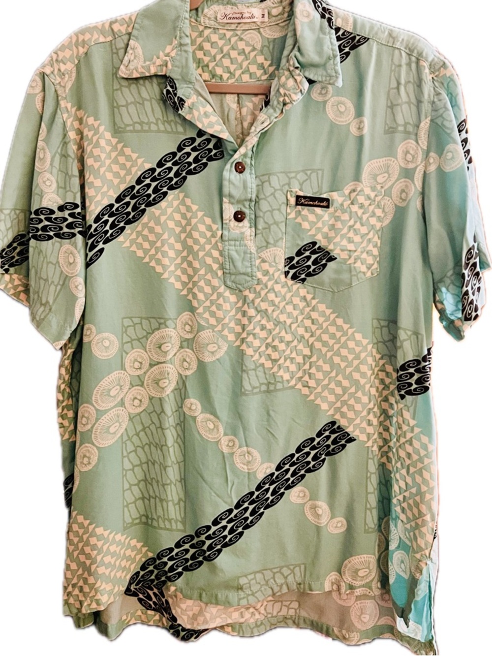 Kamohoalii Men’s Light Blue Opihi Shell & Ocean Net Design